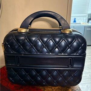 NAVY BLUE MARCY MCKENNA THE JET SETTER COLLECTION BEAUTY CASE